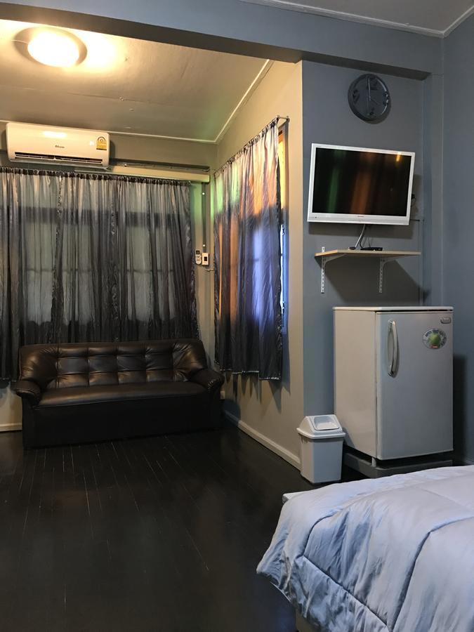 Add Home Hostel Vipavadee 42 Bangkok Exteriör bild