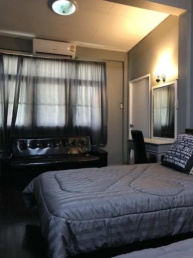 Add Home Hostel Vipavadee 42 Bangkok Exteriör bild