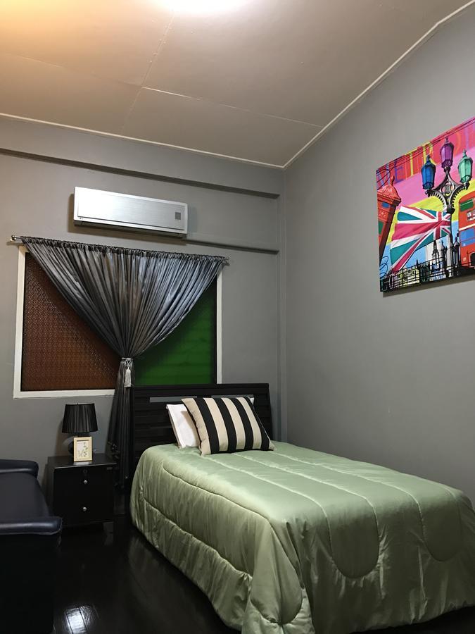 Add Home Hostel Vipavadee 42 Bangkok Exteriör bild